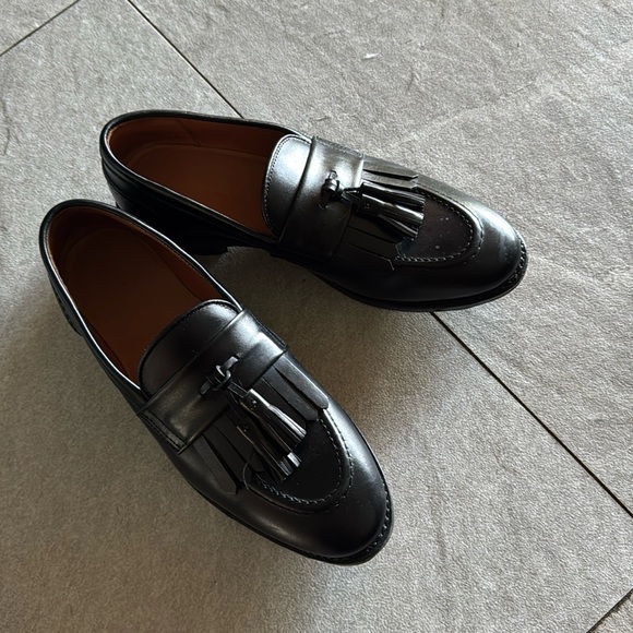 Grayson Tassel Loafer - Picture 1 of 10